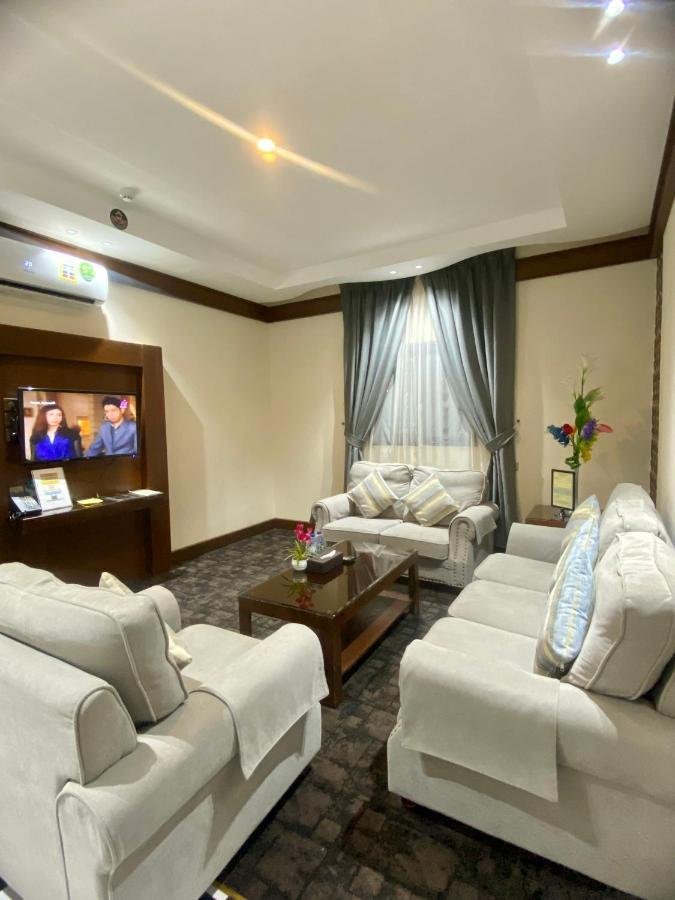 Aral Hotel Apartments Табук Екстер'єр фото