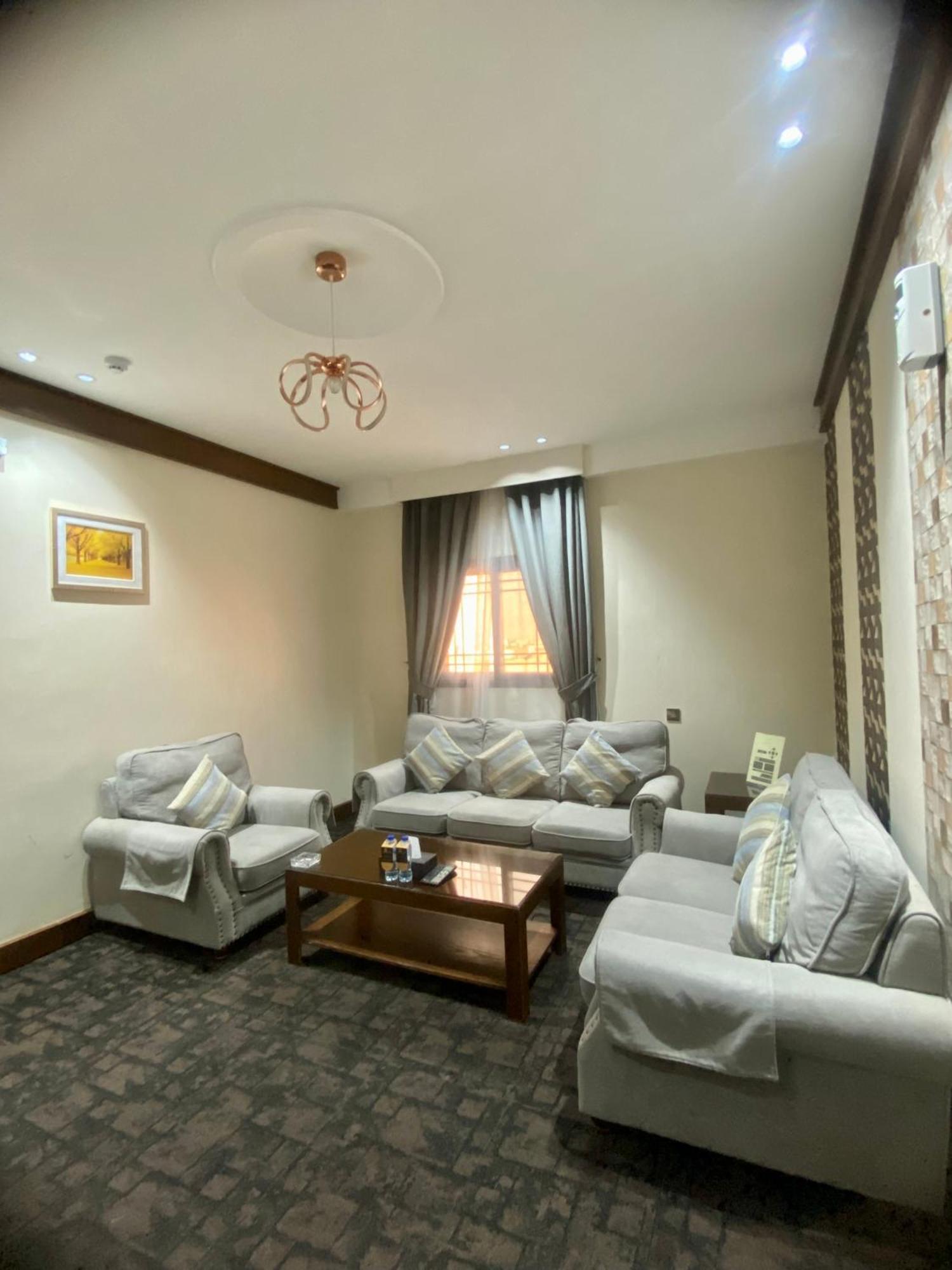 Aral Hotel Apartments Табук Екстер'єр фото