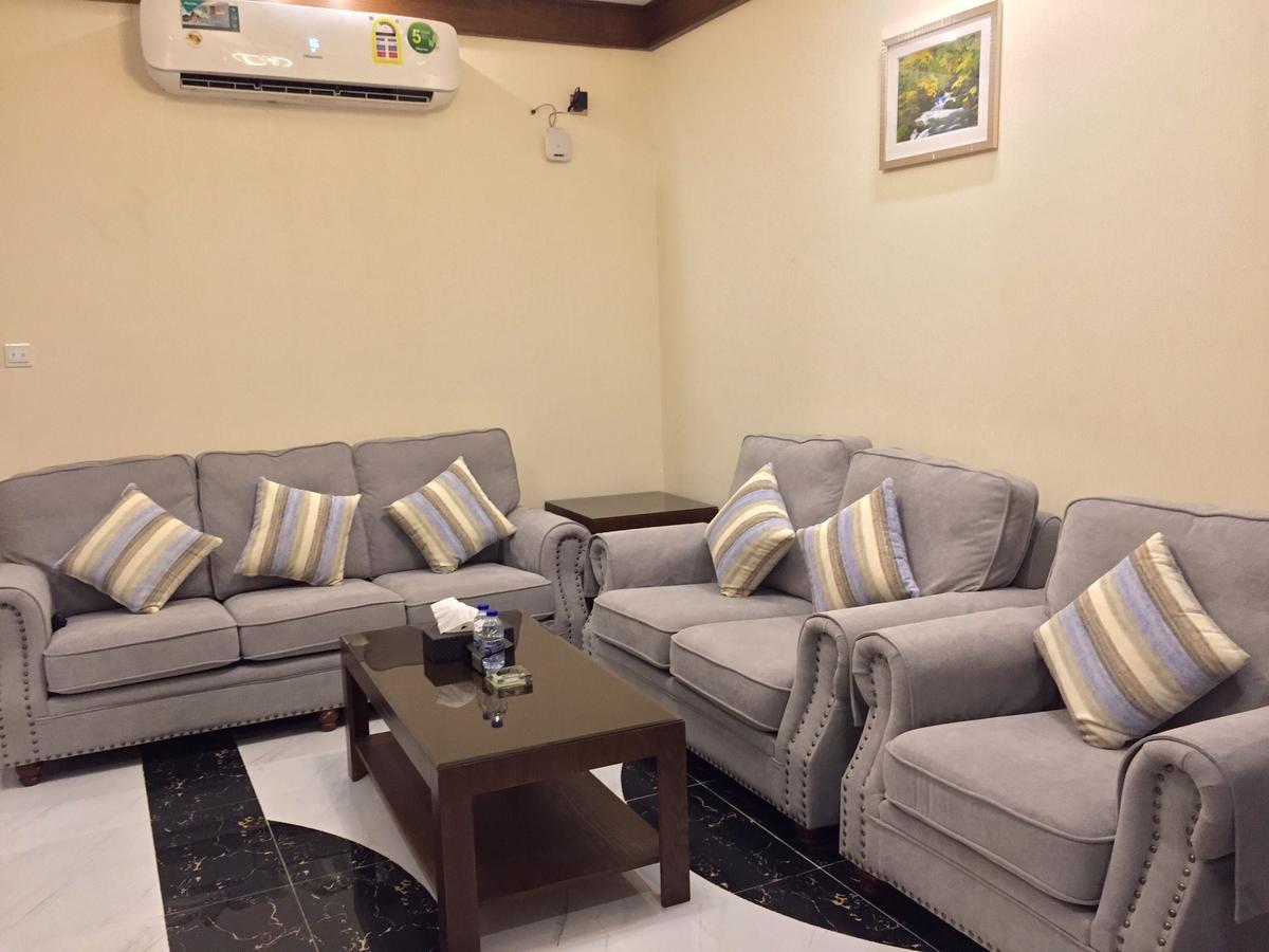 Aral Hotel Apartments Табук Екстер'єр фото